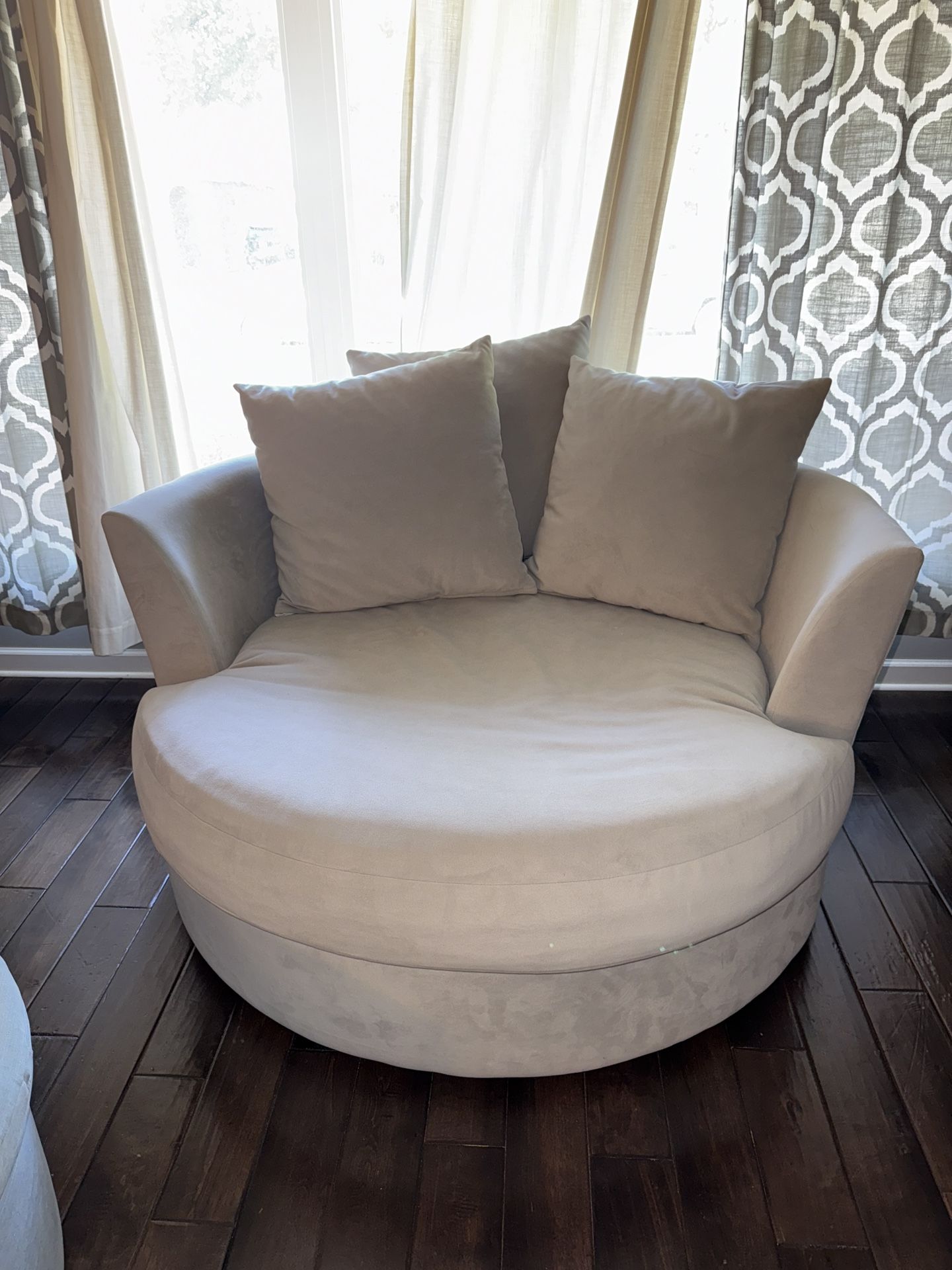 Round couch