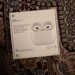 Apple AirPods (3rd Generation) with MagSafe Charging Case