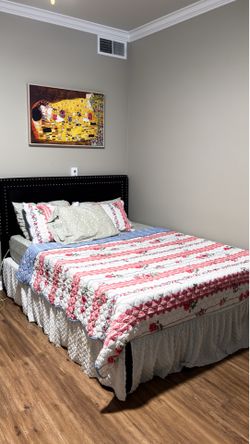 Queen sized bed furniture set!!