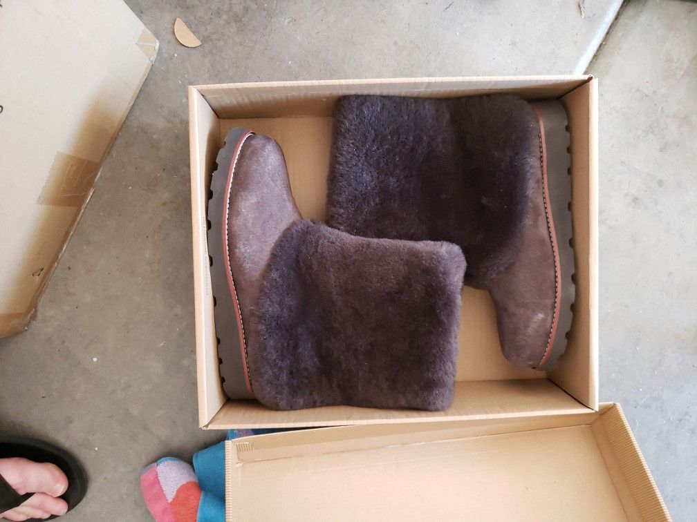 Limited Edition Ugg Boots Size 9