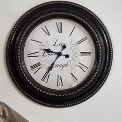 Vintage “Live Love Laugh” Wall Clock – Classic Roman Numerals