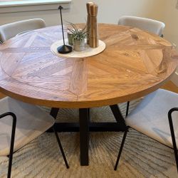 Round Oak Pedestal Table 