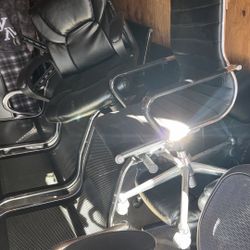 Office Chairs ,office Desks ,chairs Bundle Very Good Condition 