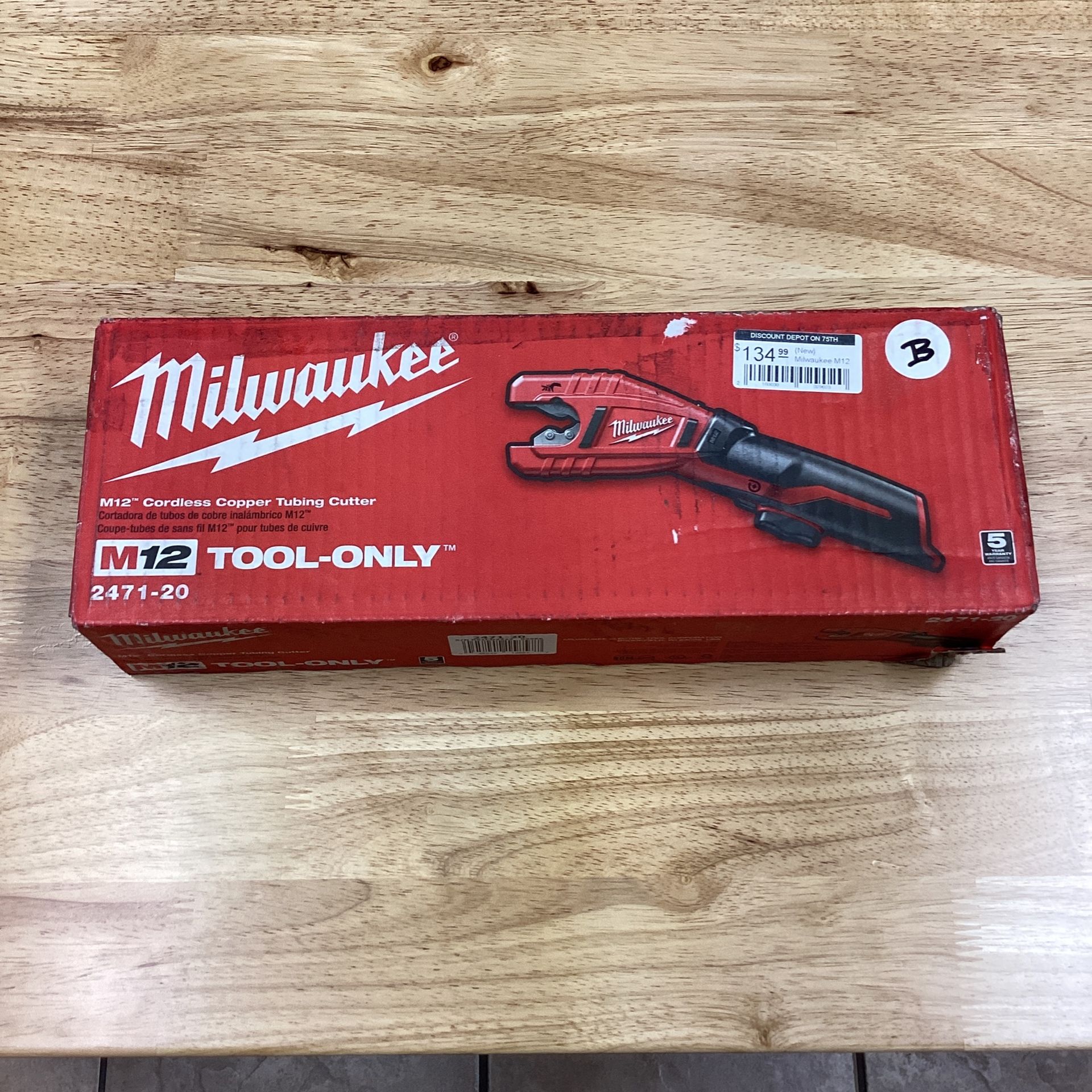 Milwaukee M12 12Volt LithiumIon Cordless Copper Tubing Cutter (Tool