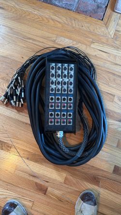 Stage box snake