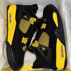 Jordan 4 THUNDER 