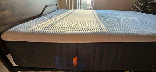 Queen mattress (Need gone ASAP)