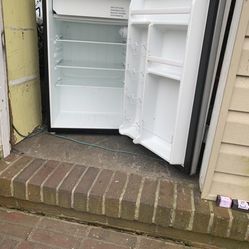 Refrigerator Like New