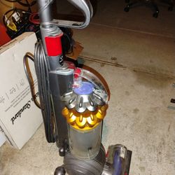 Dyson Vacuum 