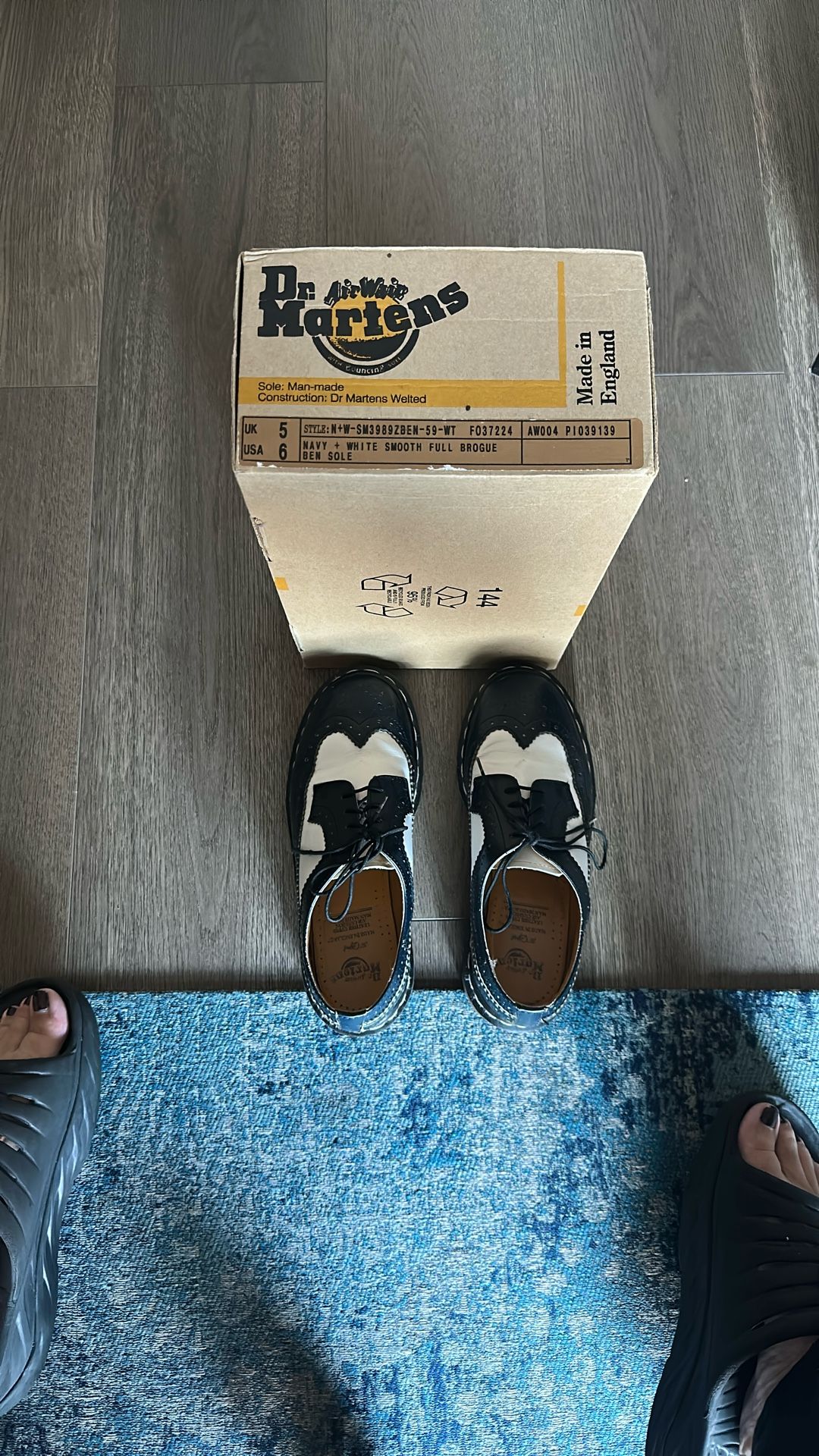 Dr. Martens Navy Blue And White-size 6 US
