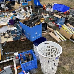 Last Day Of Huge Yard Sale In federal Way
