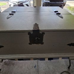 Mexican Pine - Coffee Table with dual storage