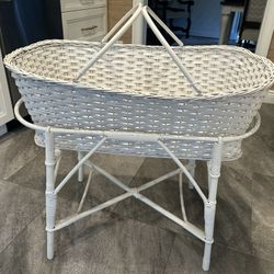 Wicker And Rattan white Bassinet