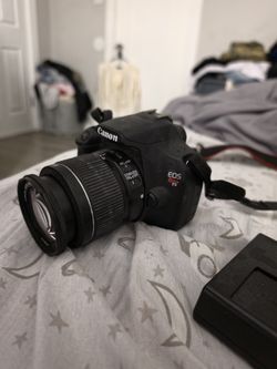 Canon T5 Camera