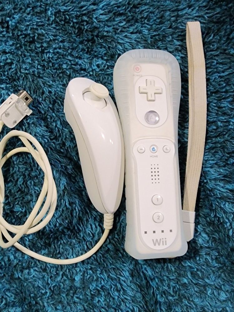 Nintendo Wii Controller with Nunchuck