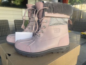 Winter Shoes UGG Size 4 Girl