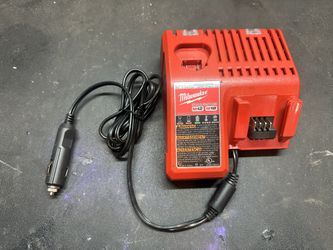 Milwaukee M12/M18 Car Charger – 12V Vehicle Charger