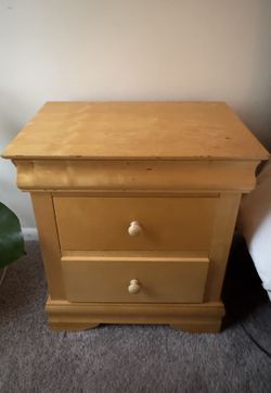 Night stand 3 drawers