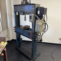 Lathe Machine & Hydraulic Press