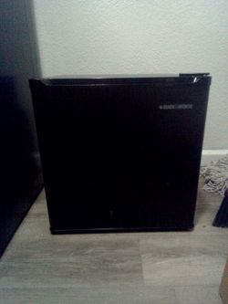 Black&decker mini fridge