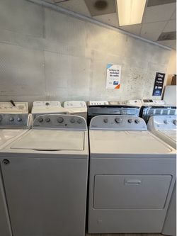 Whirlpool washer & gas dryer set
