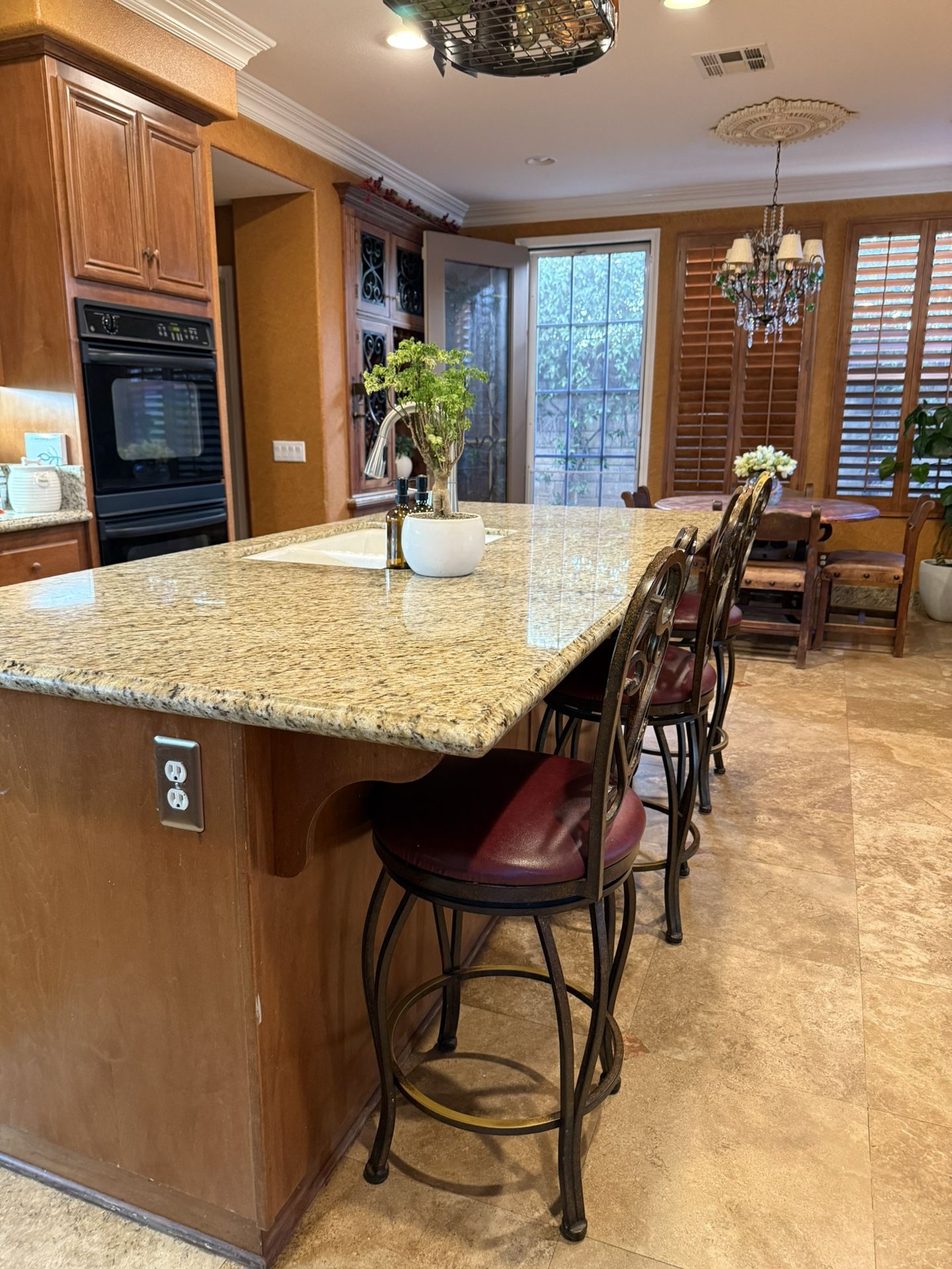 Set of 3 Island Stools (25 in)