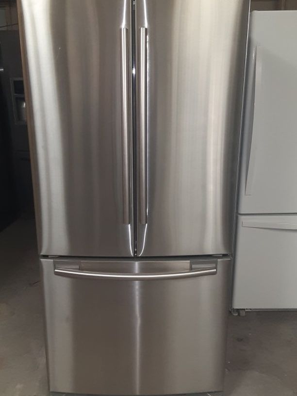 Refrigerator Samsung Good condition Ice maker Inside 3 Months warranty Delivery And Install