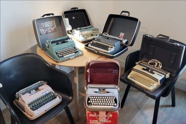 Liquidating my Typewriter Collection Royal Smith Corona  Manual and Electric