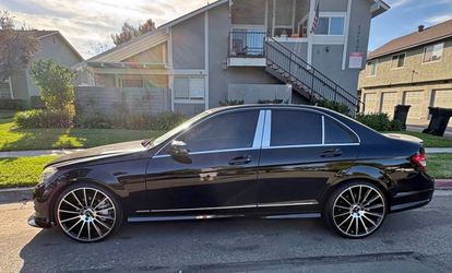 2010 Mercedes-Benz C300 – Clean Title – Runs Great – Well Maintained