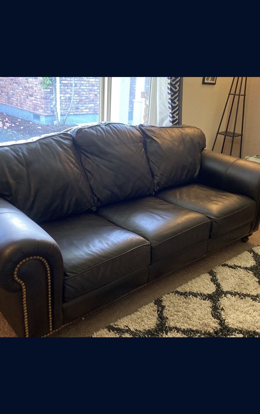 Leather Couch for Sale in Edgewood, WA OfferUp