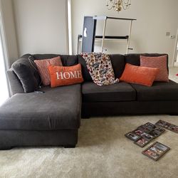 Couch with a pull out mattress !