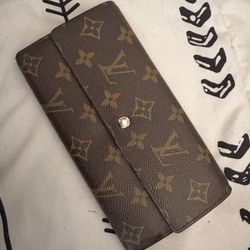 LV WALLET