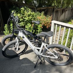 🔋2 SONDORS E-Bikes + Hollywood Bike Rack – $1600 for Both Bikes, $150 for Rack