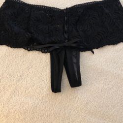 Crotch less Black Lacy Cheekies
