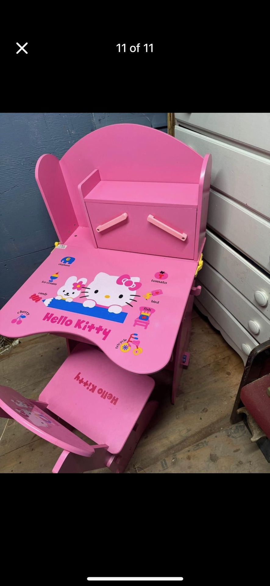HELLO KITTY DESK NEW !!