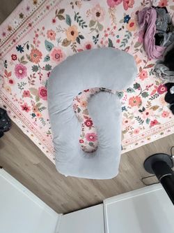 Pregnancy pillow