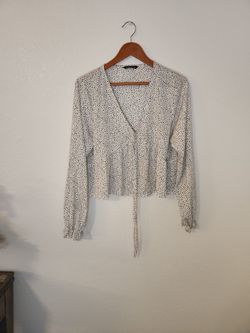 SHEIN WHITE AND BLACK BLOUSE SIZE XL 