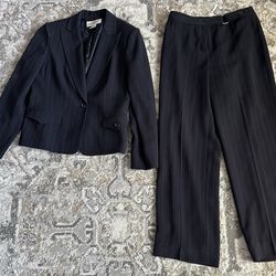 Women’s 2 Piece Suit Jones New York Size 6