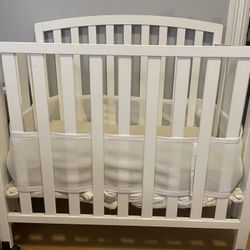 Baby Mini Cribb/ Mattress