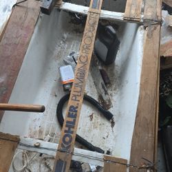 Solid Old School Tub