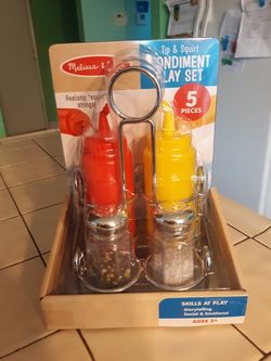 melissa and dog play food