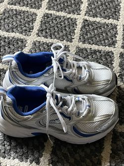 Women’s tennis shoe size 6 GreatCondition