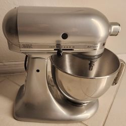 KItchen Aid Stand Mixer  Silver