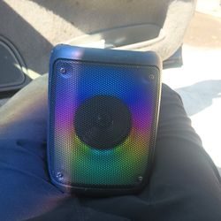 top tech Bluetooth speaker/karaoke/power bank