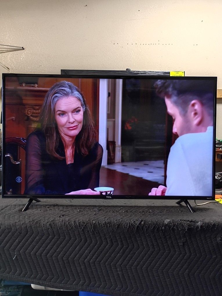 55 Inch ROKU TCL 4k Smart Really Nice Tv Comes With Remote Shows Great Picture Works Perfect Guaranteed