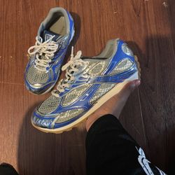 Size 42 lmk if u want em