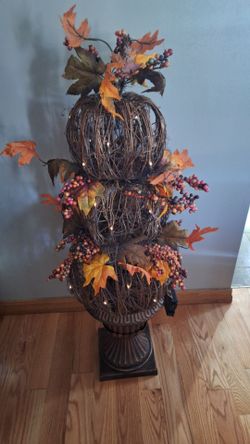 PUMPKIN DECORATION $30 battery operated