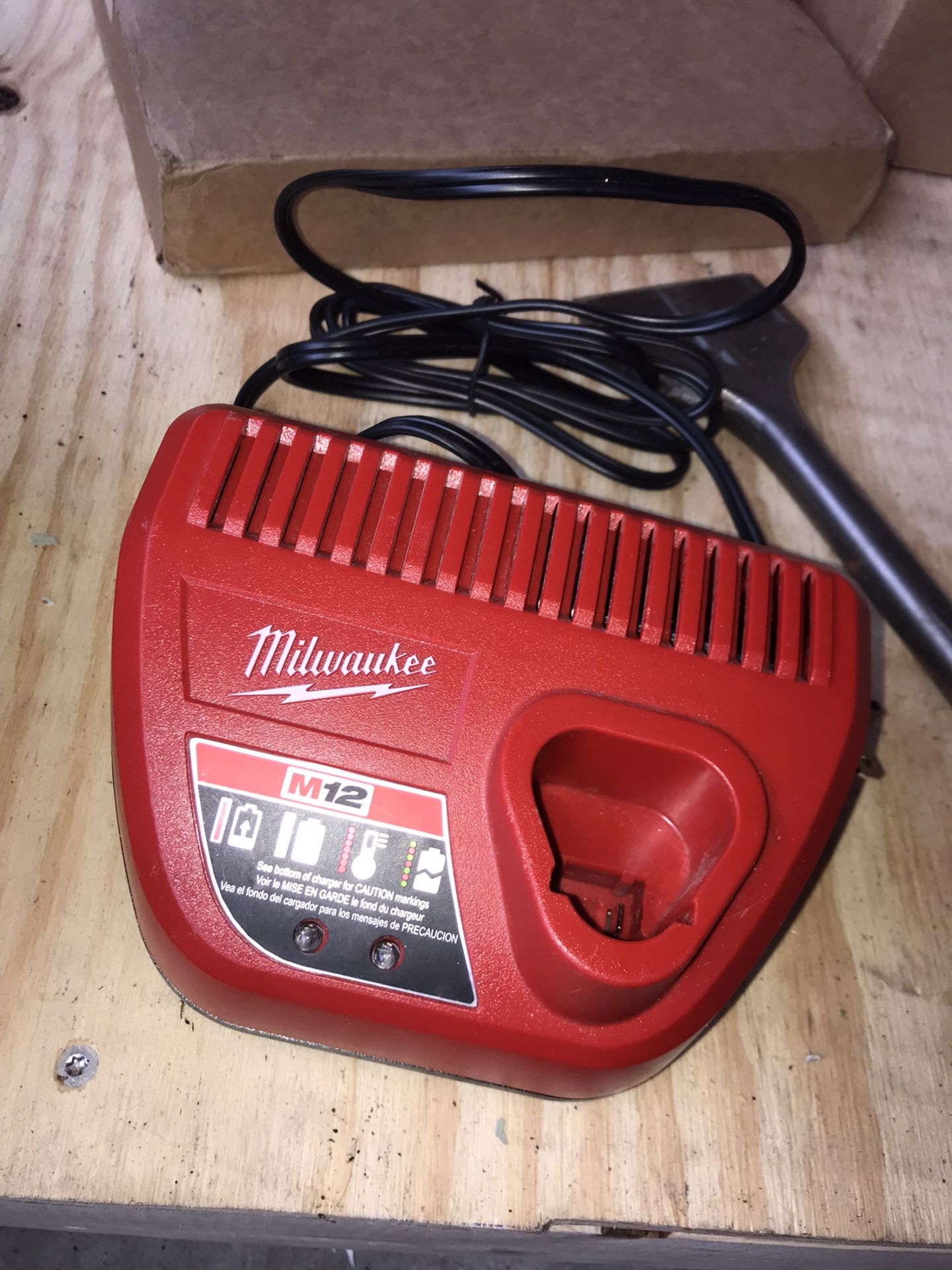 Milwaukee M12 Charger