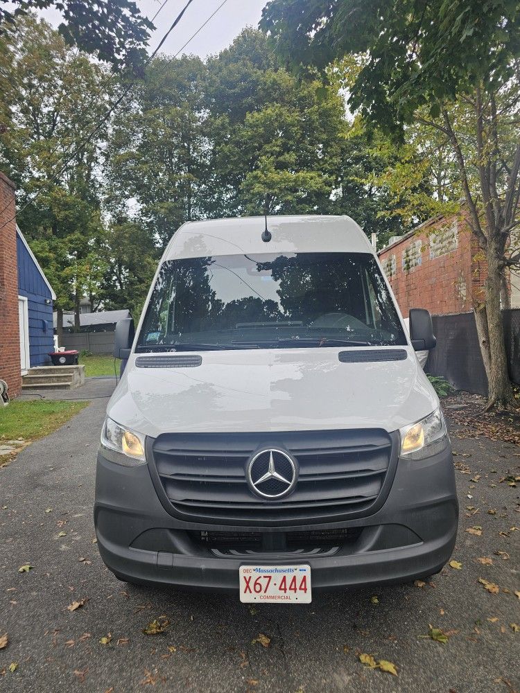2024 Mercedes-Benz Sprinter 2500 Cargo 144