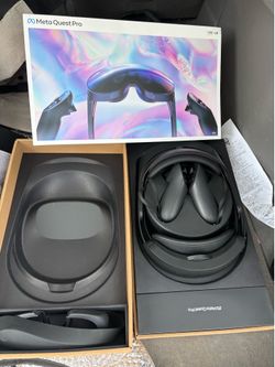 Meta Quest Pro VR Headset